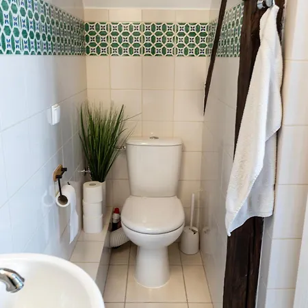 Pod Debem *
